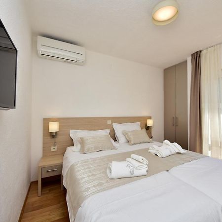 Ferienwohnung In Olive Garden Starigrad Paklenica Exterior foto