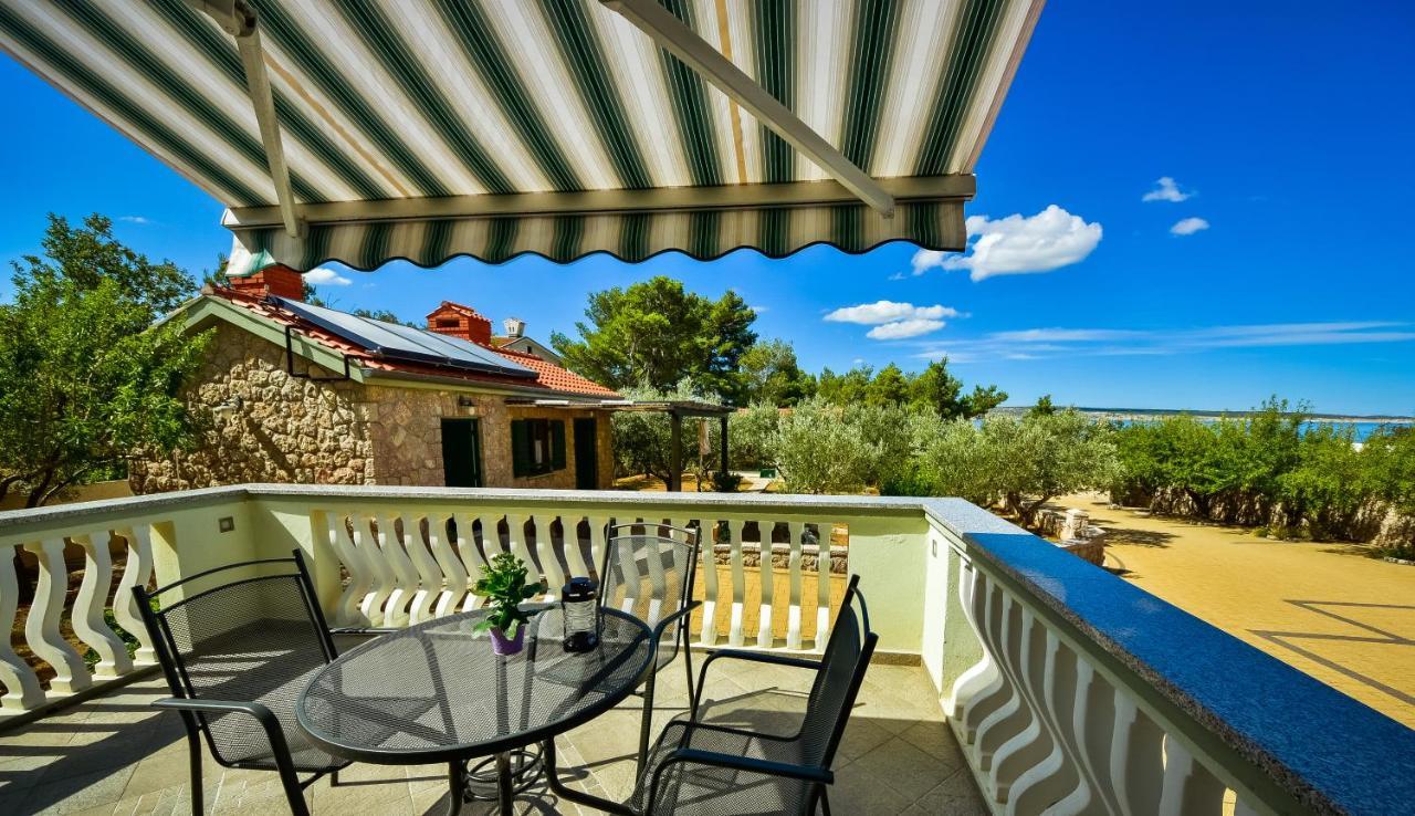 Ferienwohnung In Olive Garden Starigrad Paklenica Exterior foto