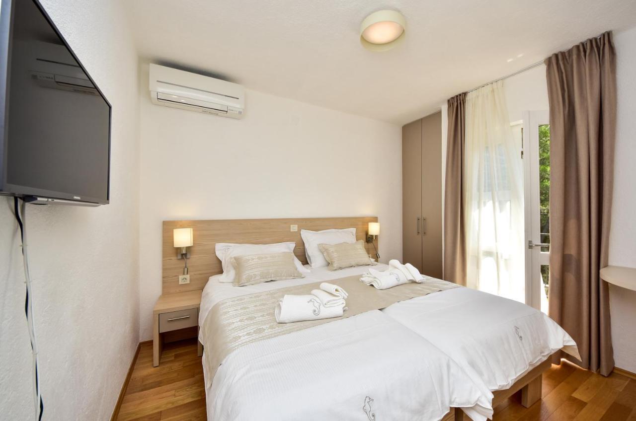 Ferienwohnung In Olive Garden Starigrad Paklenica Exterior foto