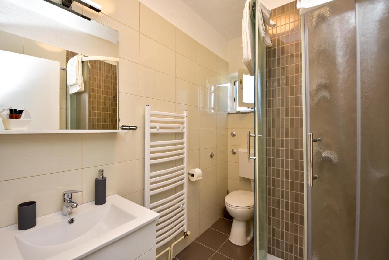 Ferienwohnung In Olive Garden Starigrad Paklenica Exterior foto