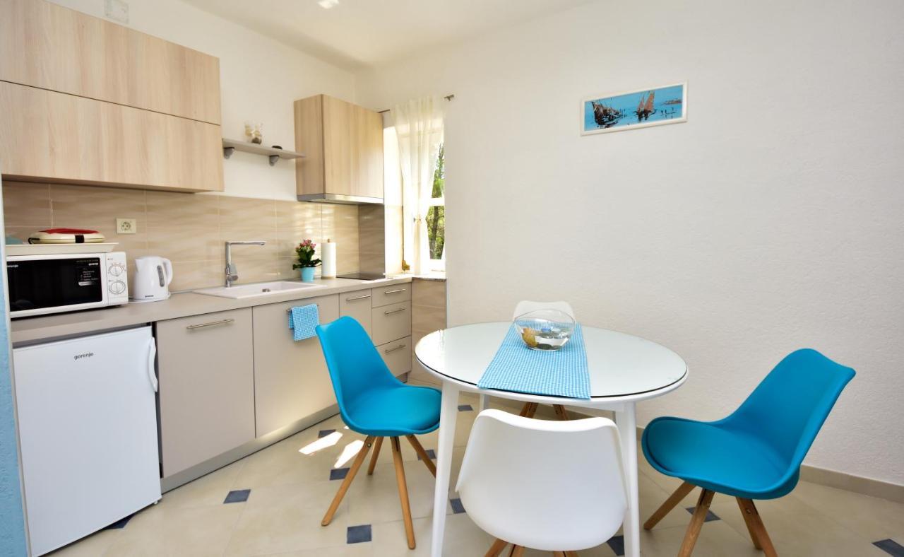 Ferienwohnung In Olive Garden Starigrad Paklenica Exterior foto