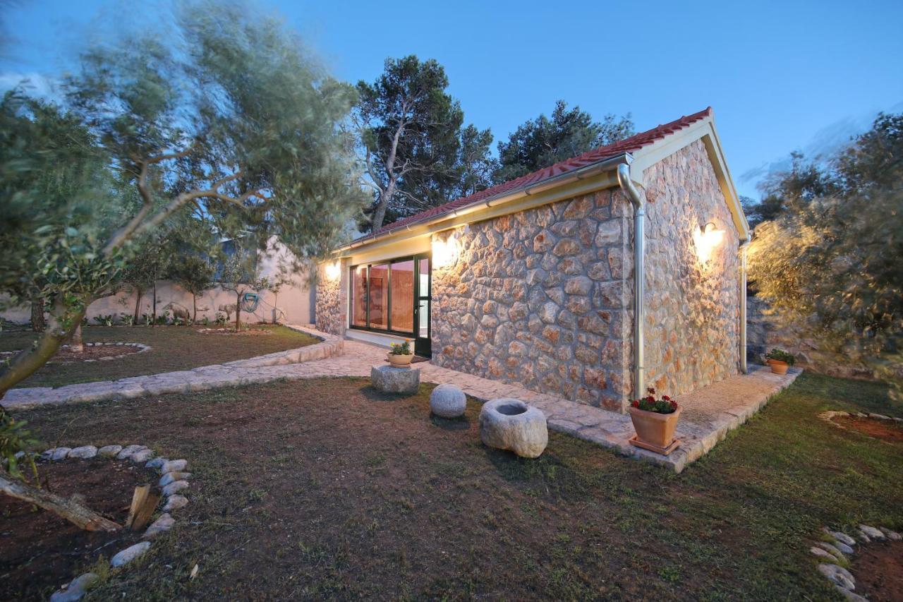 Ferienwohnung In Olive Garden Starigrad Paklenica Exterior foto