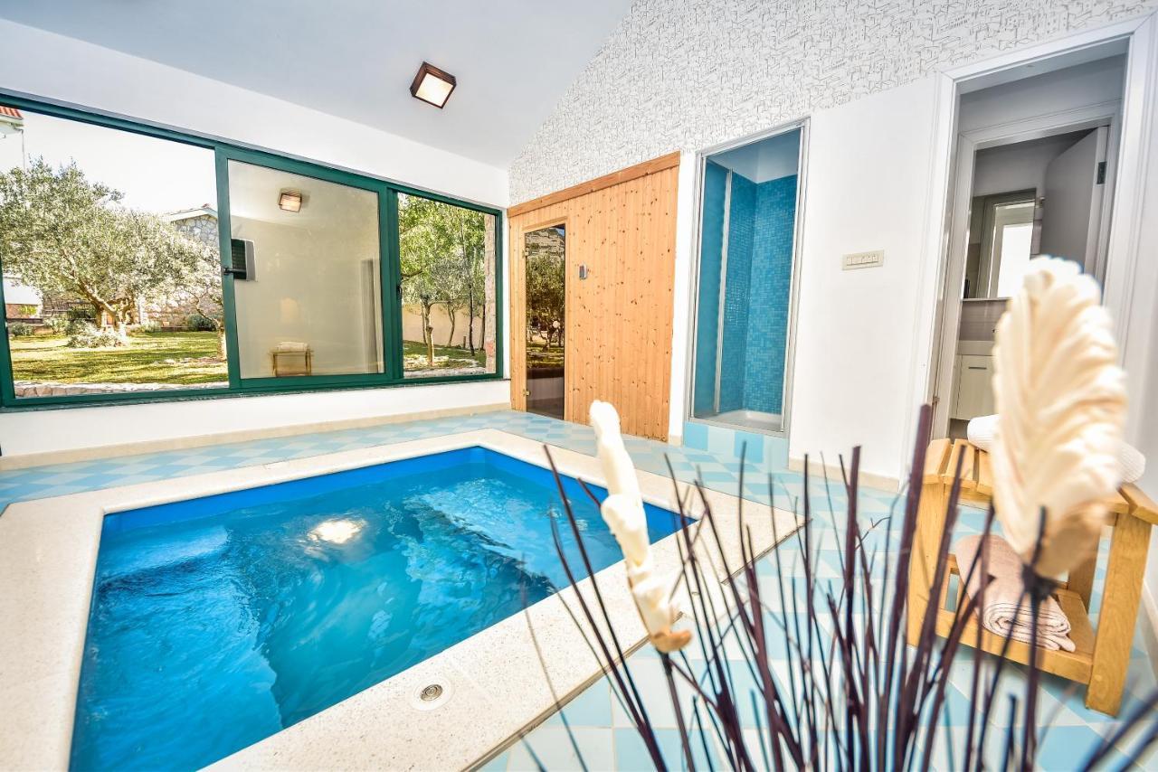 Ferienwohnung In Olive Garden Starigrad Paklenica Exterior foto